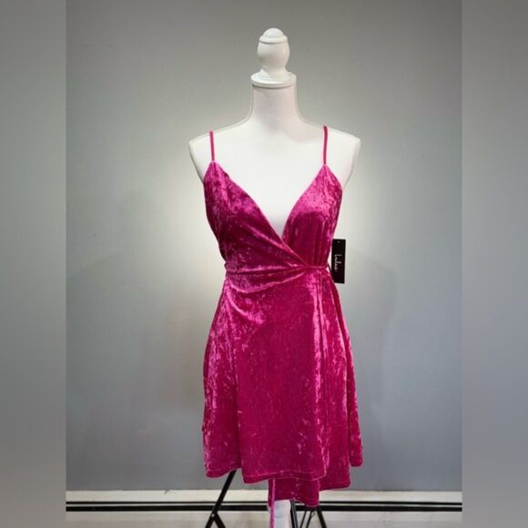 SALE! Pink Lulu’s Velour Wrap Dress Size M NWTLE - Picture 1 of 5